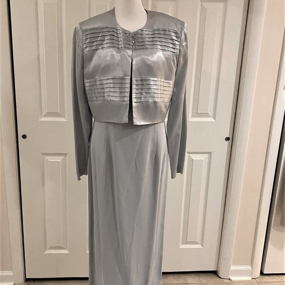 Elegant Pale Blue Satin evening gown with bolero top Size 10 - Picture 1 of 6